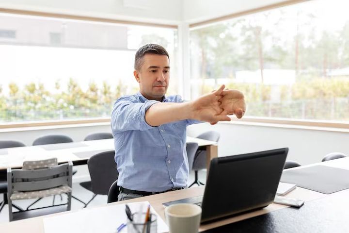 Office Resistance Exercises Guide for Daily Fitness