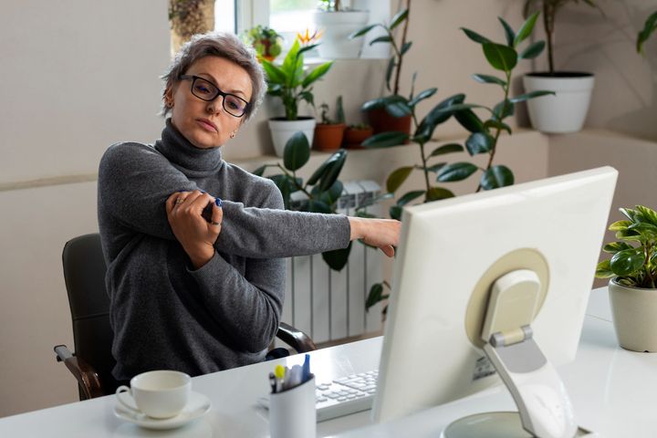 Sitting Job Exercise Guide: Simple Stretches for Daily Comfort